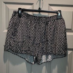 Old Navy Women’s Short SZ L. Two Pockets.